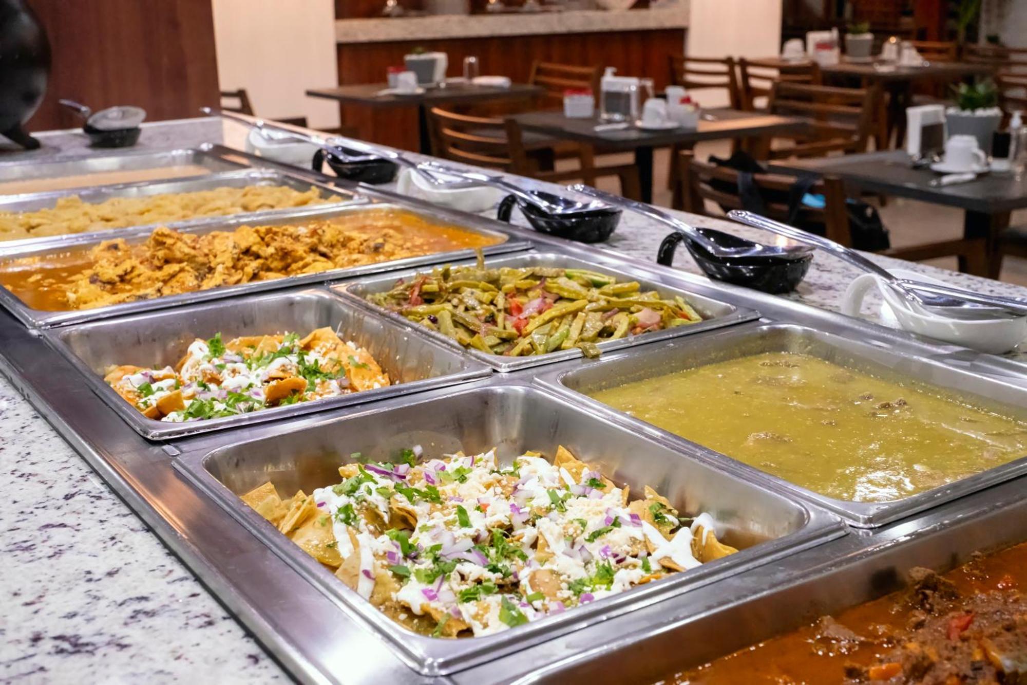 乌鲁阿潘假日酒店 Uruapan  外观 照片